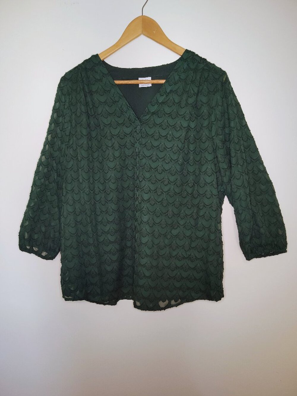 Croft and Barrow Forest Green Lace V-Neck Blouse Fully Lined